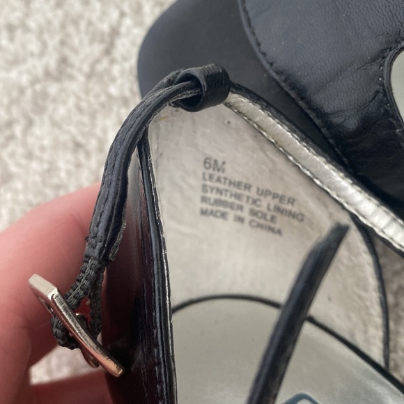 Women’s Heels - Picture 4 of 5